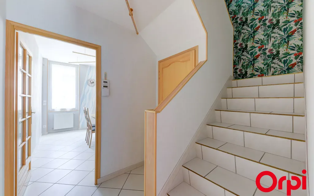 Achat maison à vendre 4 chambres 121 m² - Lyon 8ème arrondissement