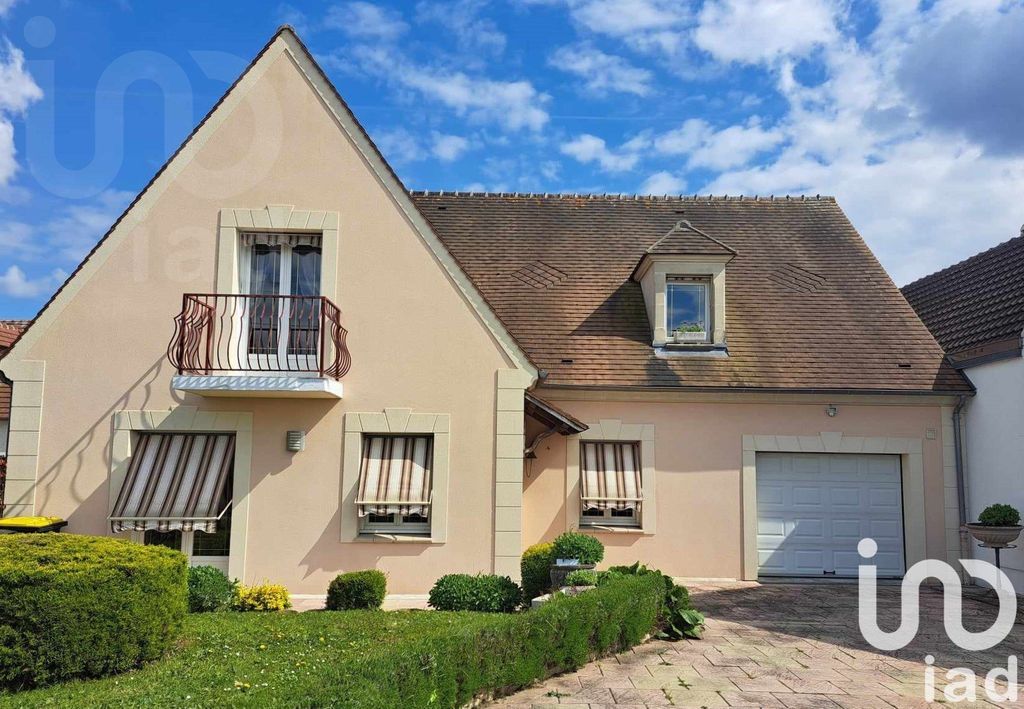 Achat maison à vendre 4 chambres 192 m² - Villers-sur-Coudun