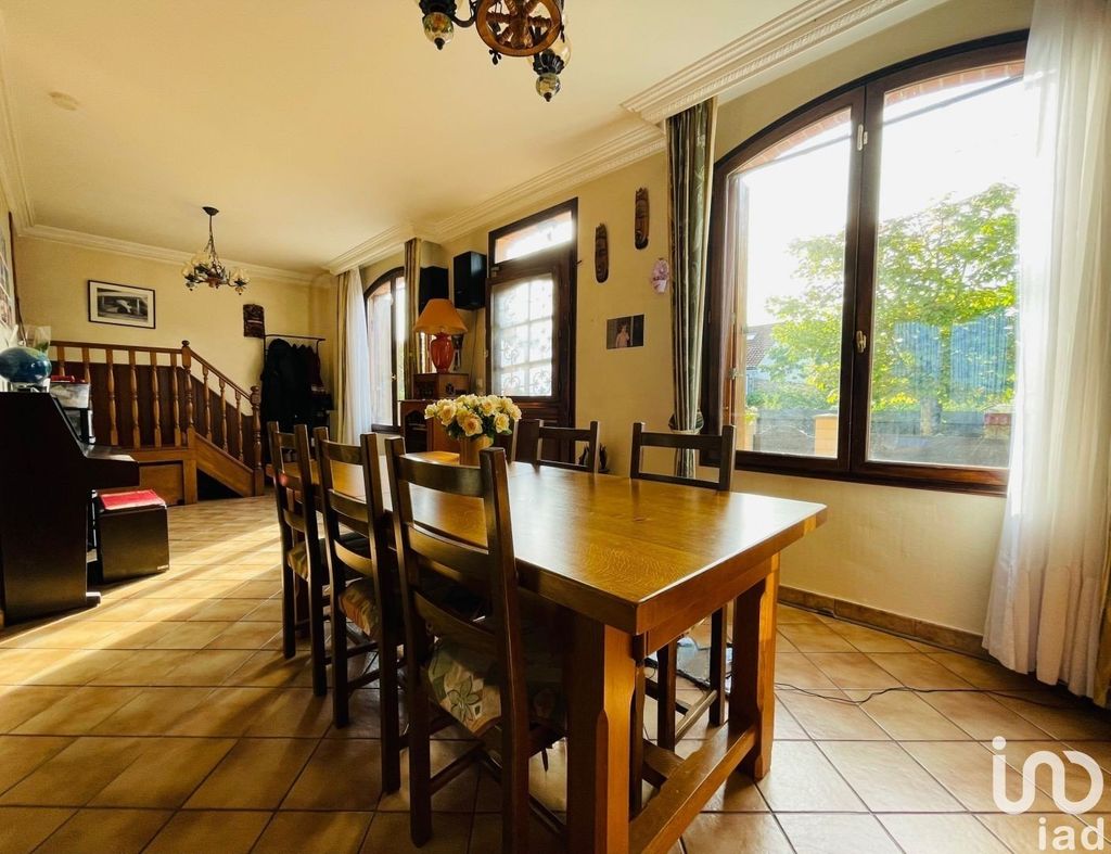 Achat maison à vendre 5 chambres 136 m² - Champs-sur-Marne