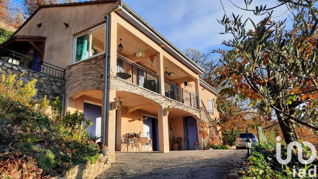 Achat maison à vendre 4 chambres 138 m² - Antraigues-sur-Volane