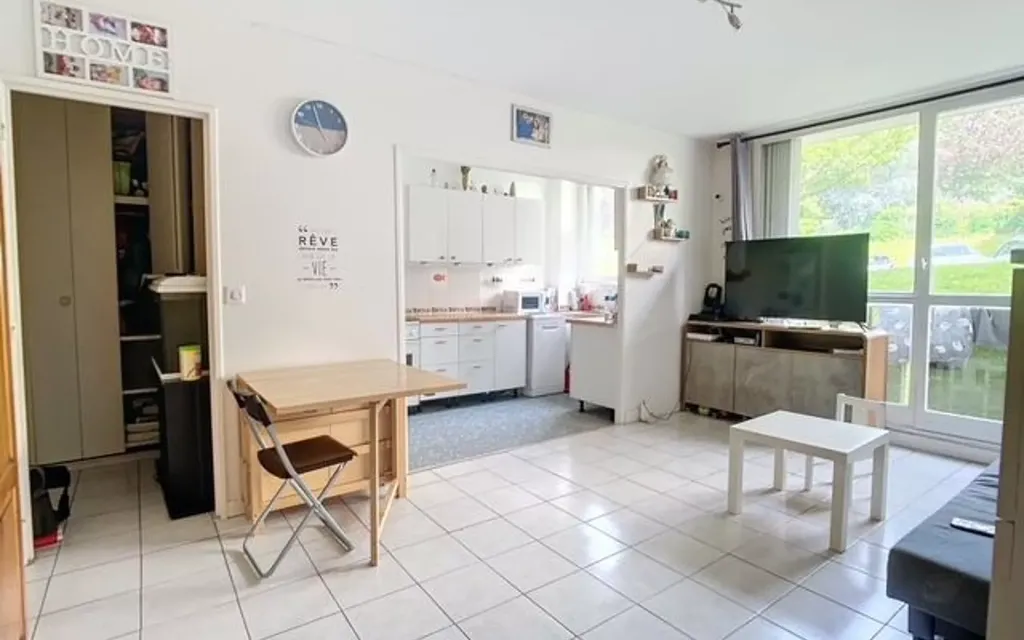 Achat appartement à vendre 2 pièces 44 m² - Fontenay-le-Fleury