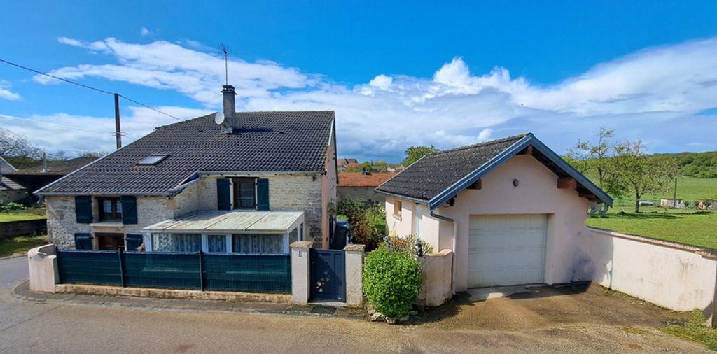 Achat maison à vendre 4 chambres 115 m² - Lavigney