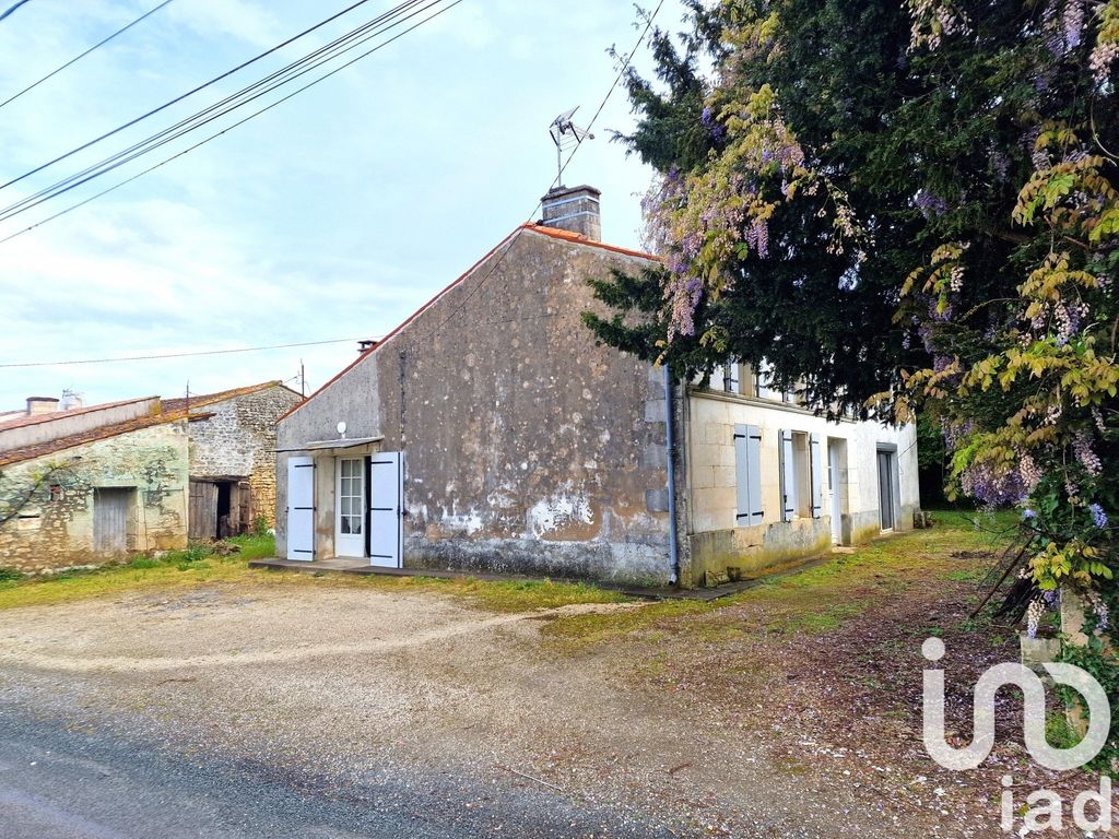 Achat maison à vendre 2 chambres 106 m² - Nieul-lès-Saintes