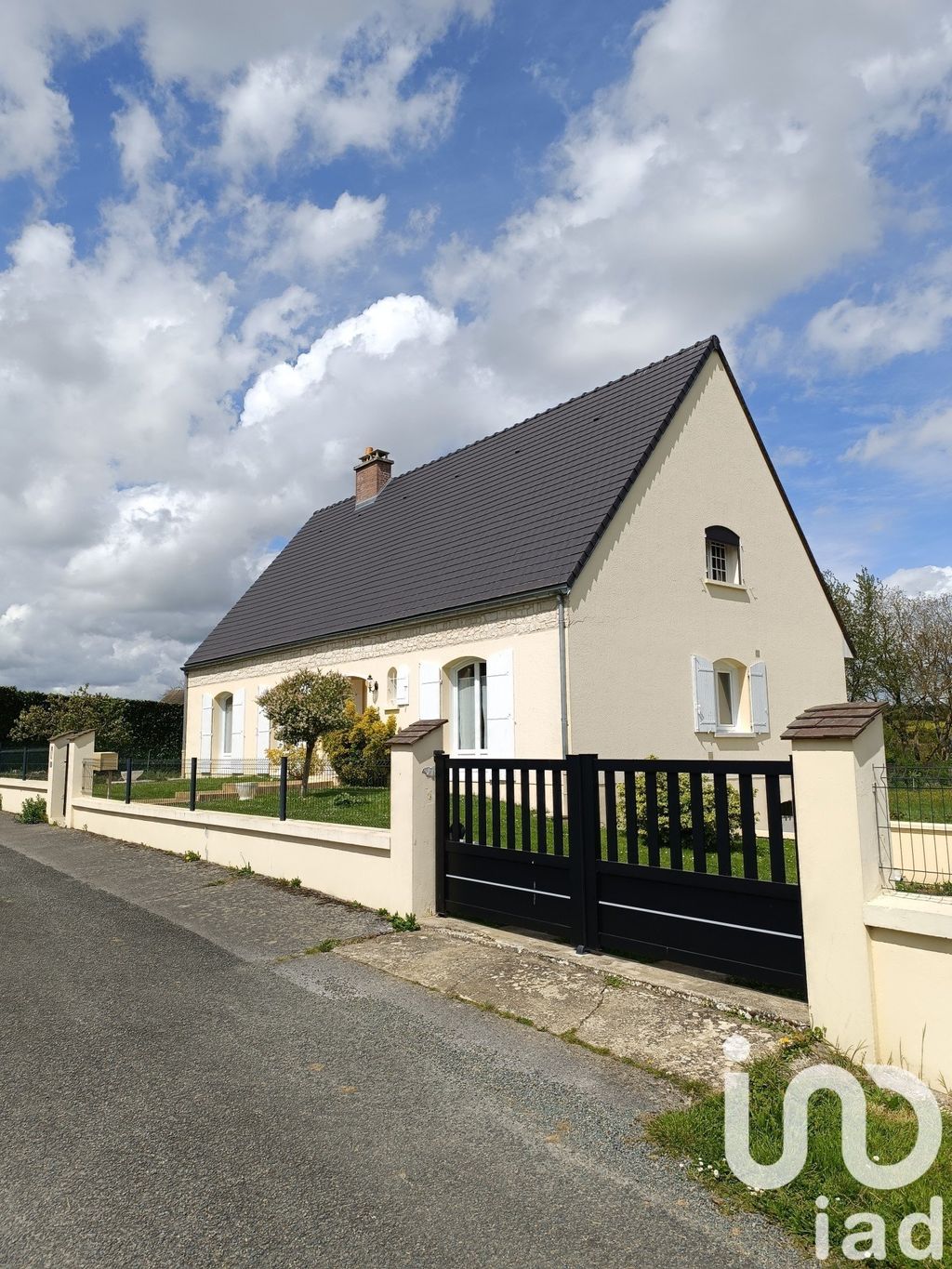 Achat maison à vendre 3 chambres 123 m² - Arcy-Sainte-Restitue