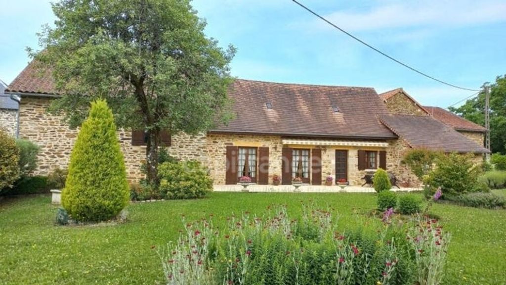 Achat maison à vendre 4 chambres 151 m² - Saint-Jory-de-Chalais