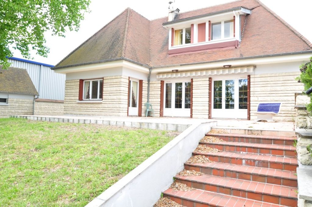 Achat maison à vendre 4 chambres 130 m² - Saran