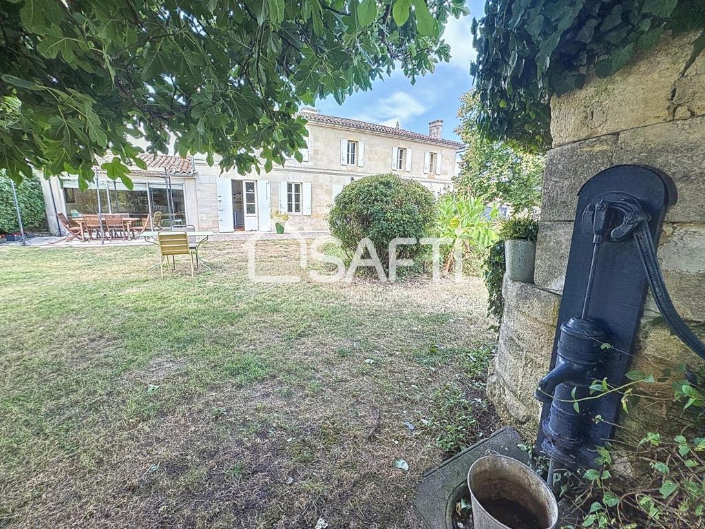 Achat maison à vendre 4 chambres 225 m² - Arveyres