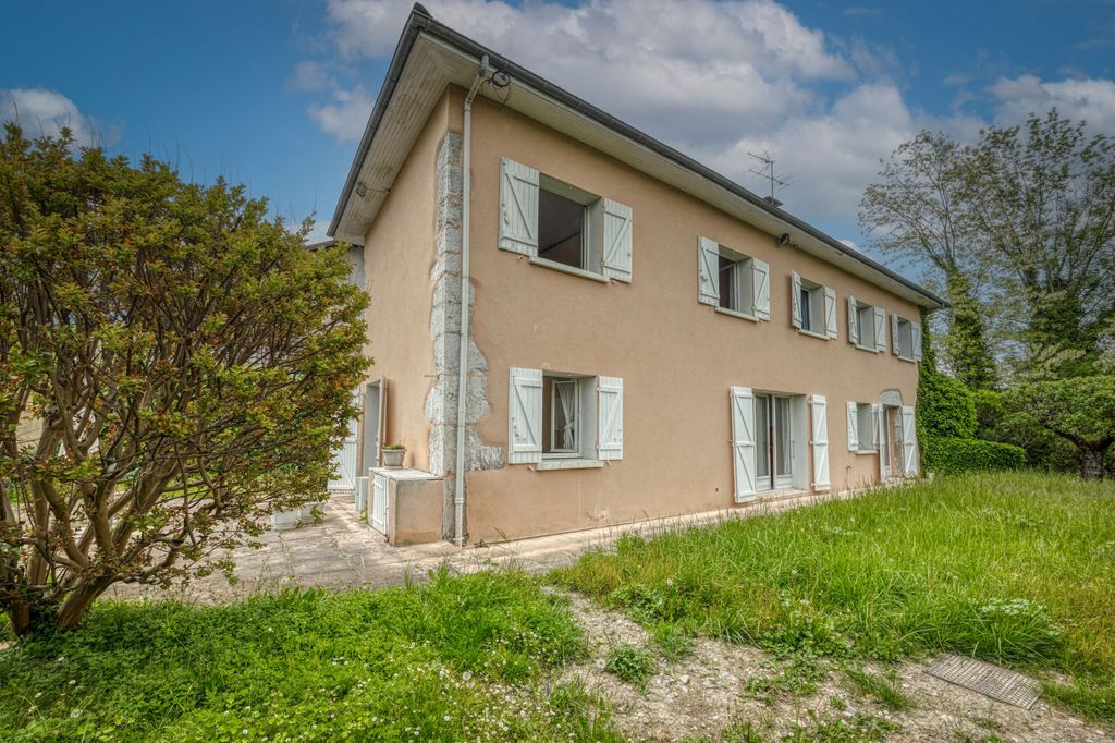 Achat maison à vendre 4 chambres 163 m² - Saint-Ismier