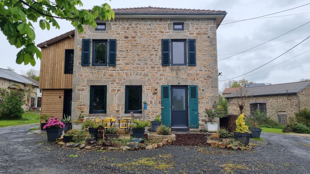 Achat maison à vendre 3 chambres 110 m² - Ferrières-sur-Sichon