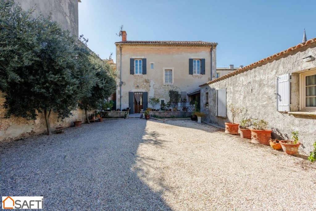 Achat maison à vendre 5 chambres 194 m² - Avignon