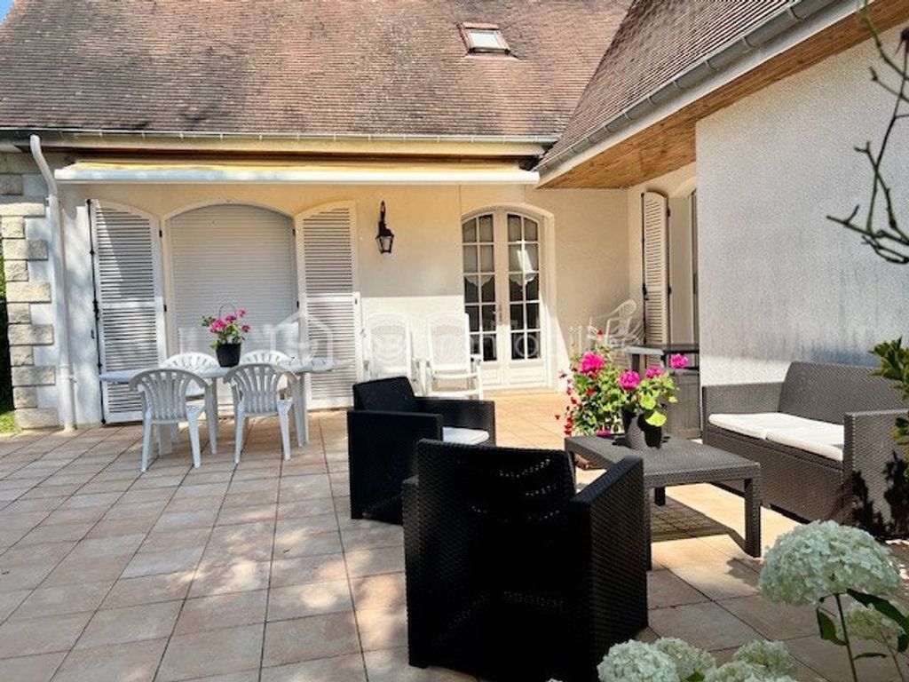 Achat maison à vendre 5 chambres 253 m² - Olivet