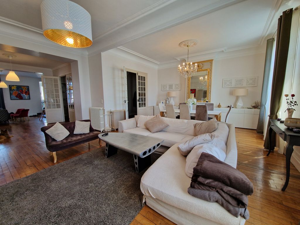 Achat maison à vendre 5 chambres 330 m² - Orléans