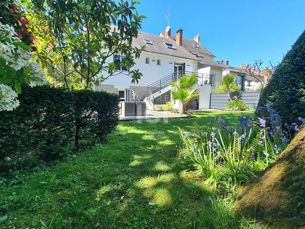 Achat maison à vendre 6 chambres 200 m² - Nantes