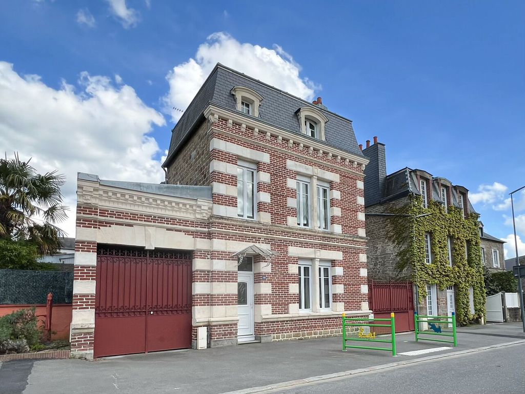 Achat maison à vendre 4 chambres 165 m² - Saint-Georges-des-Groseillers