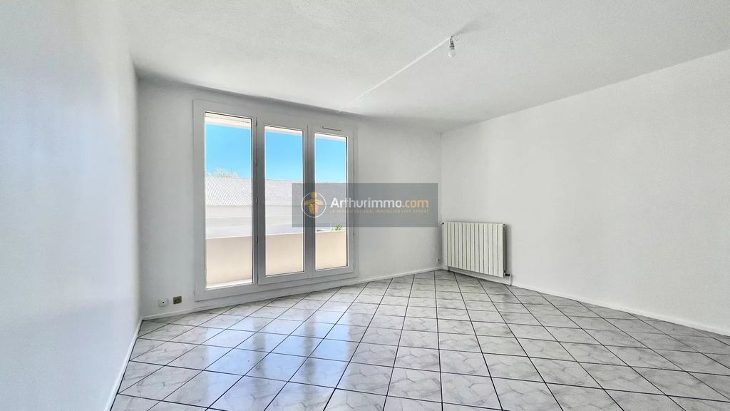 Achat appartement à vendre 4 pièces 84 m² - Fréjus