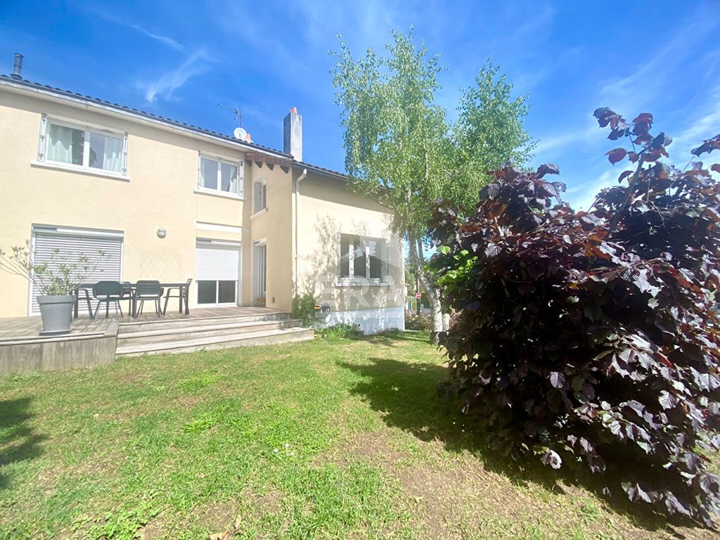 Achat maison à vendre 3 chambres 132 m² - Poitiers