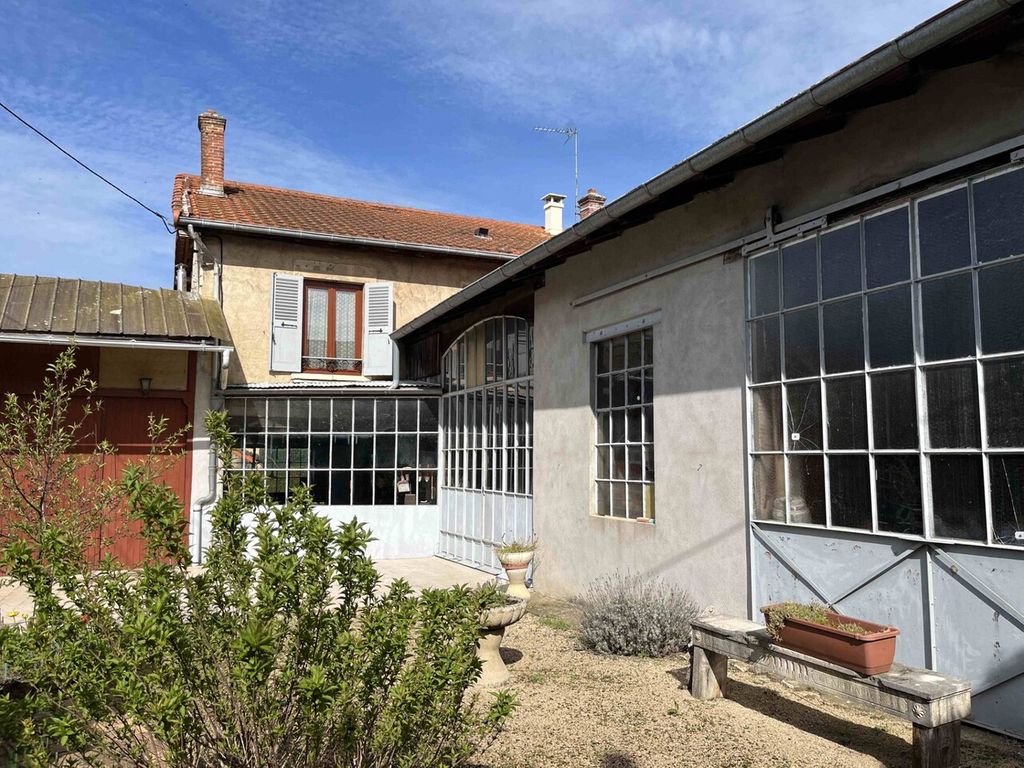 Achat maison à vendre 3 chambres 140 m² - Pont-de-Vaux