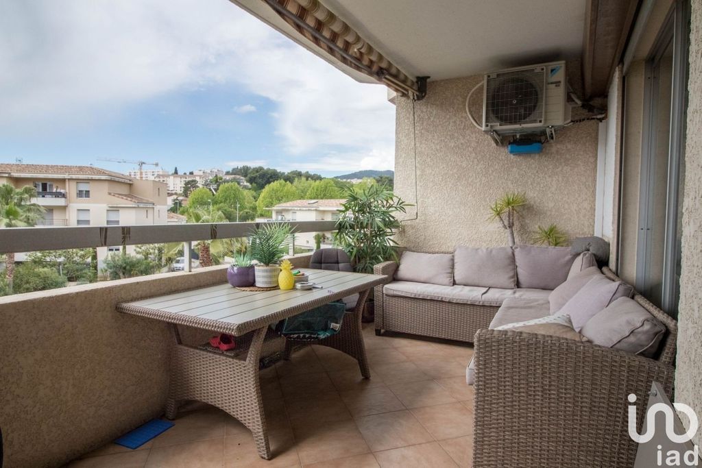 Achat appartement à vendre 4 pièces 73 m² - Le Cannet