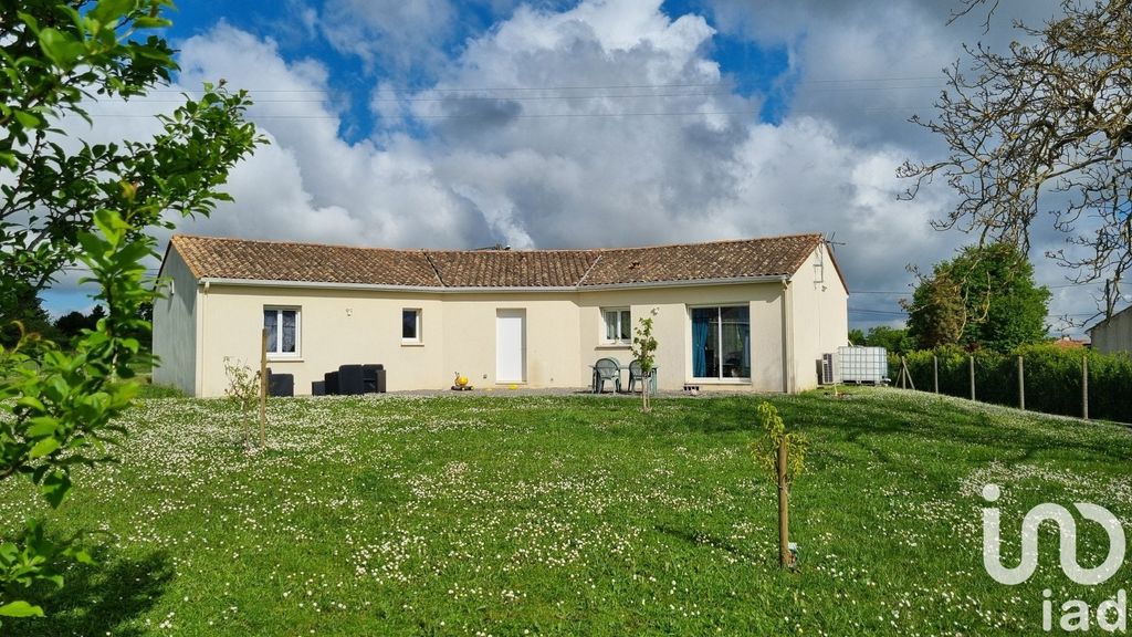 Achat maison à vendre 3 chambres 128 m² - Saint-Amant-de-Nouère