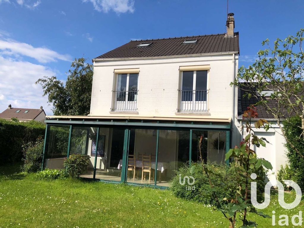 Achat maison à vendre 5 chambres 153 m² - Élancourt