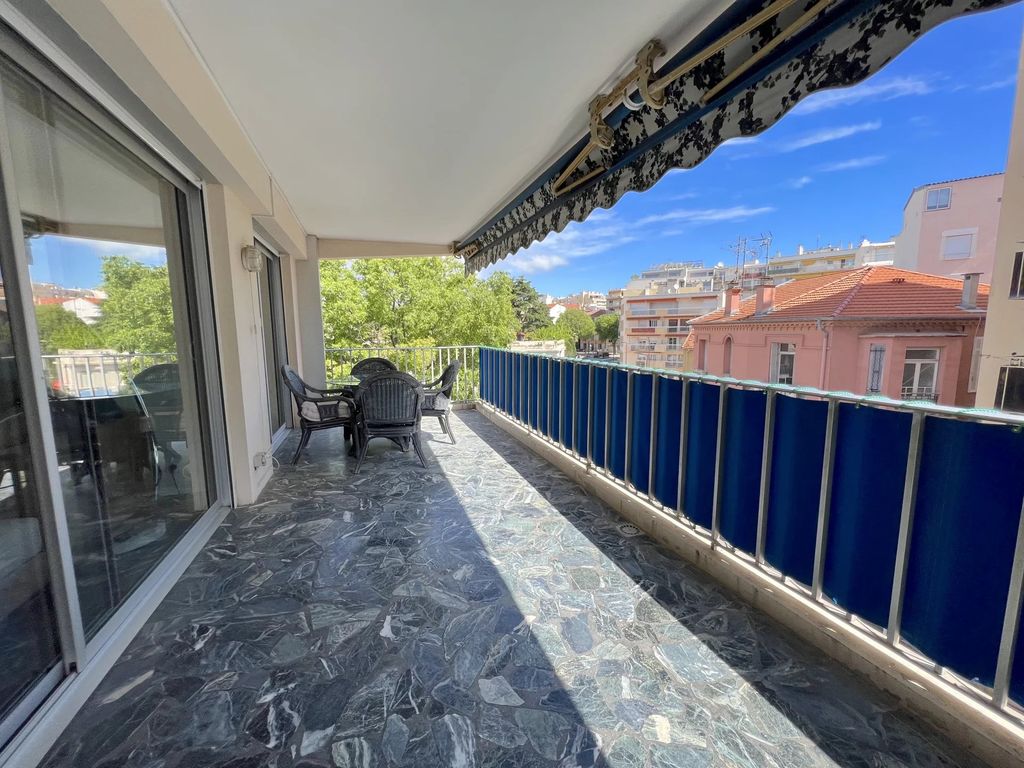 Achat appartement à vendre 2 pièces 49 m² - Antibes