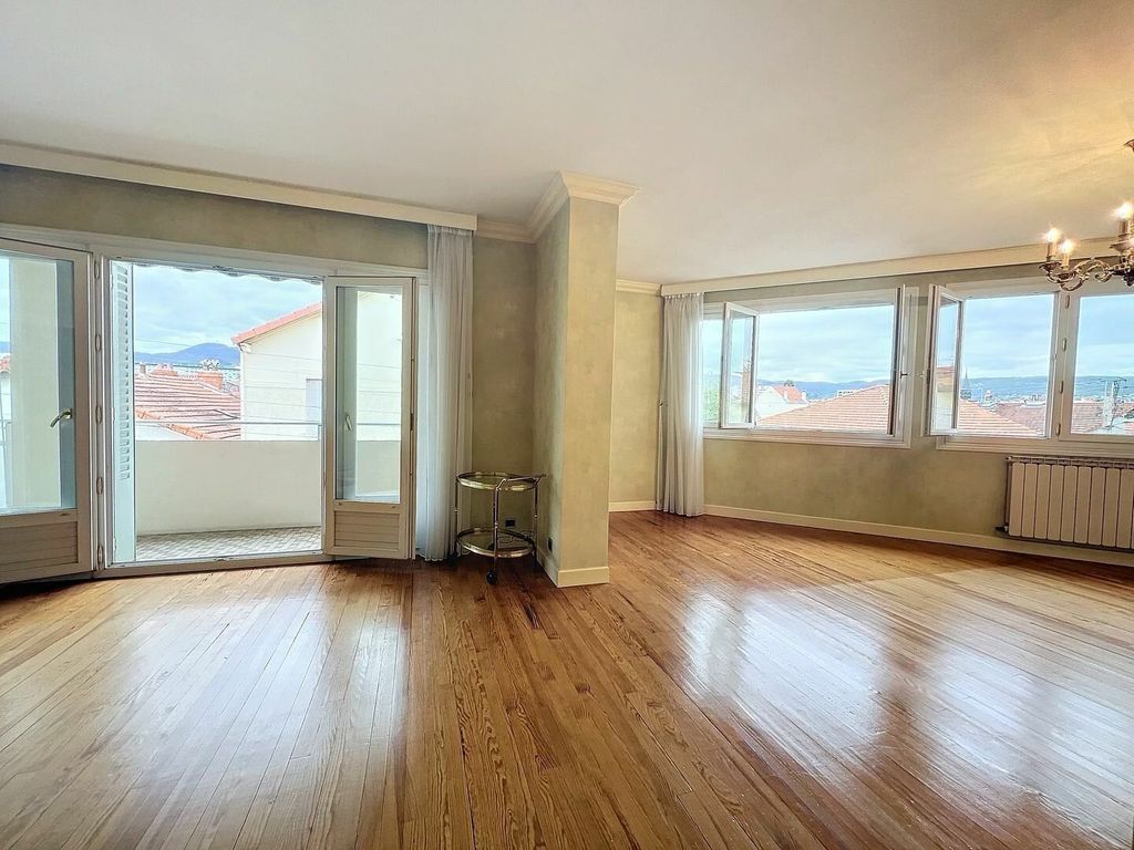 Achat appartement à vendre 4 pièces 104 m² - Clermont-Ferrand