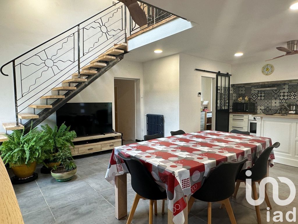 Achat maison à vendre 3 chambres 118 m² - Villefranche-de-Panat