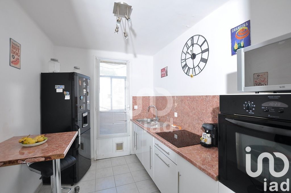 Achat appartement à vendre 4 pièces 65 m² - Nîmes