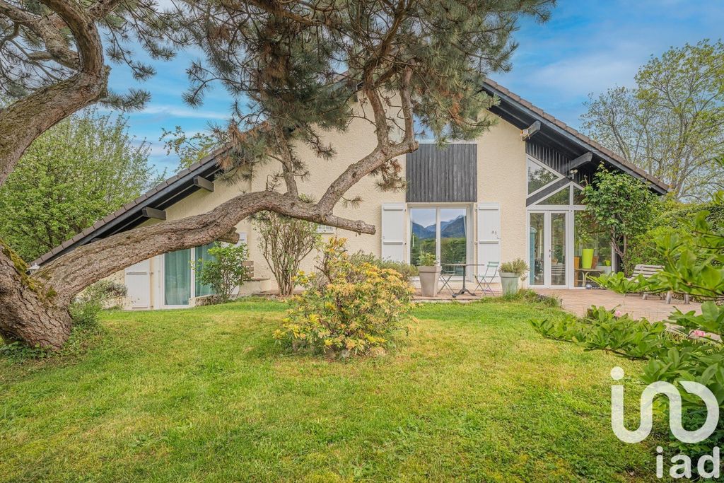 Achat maison à vendre 3 chambres 110 m² - Saint-Pierre-en-Faucigny