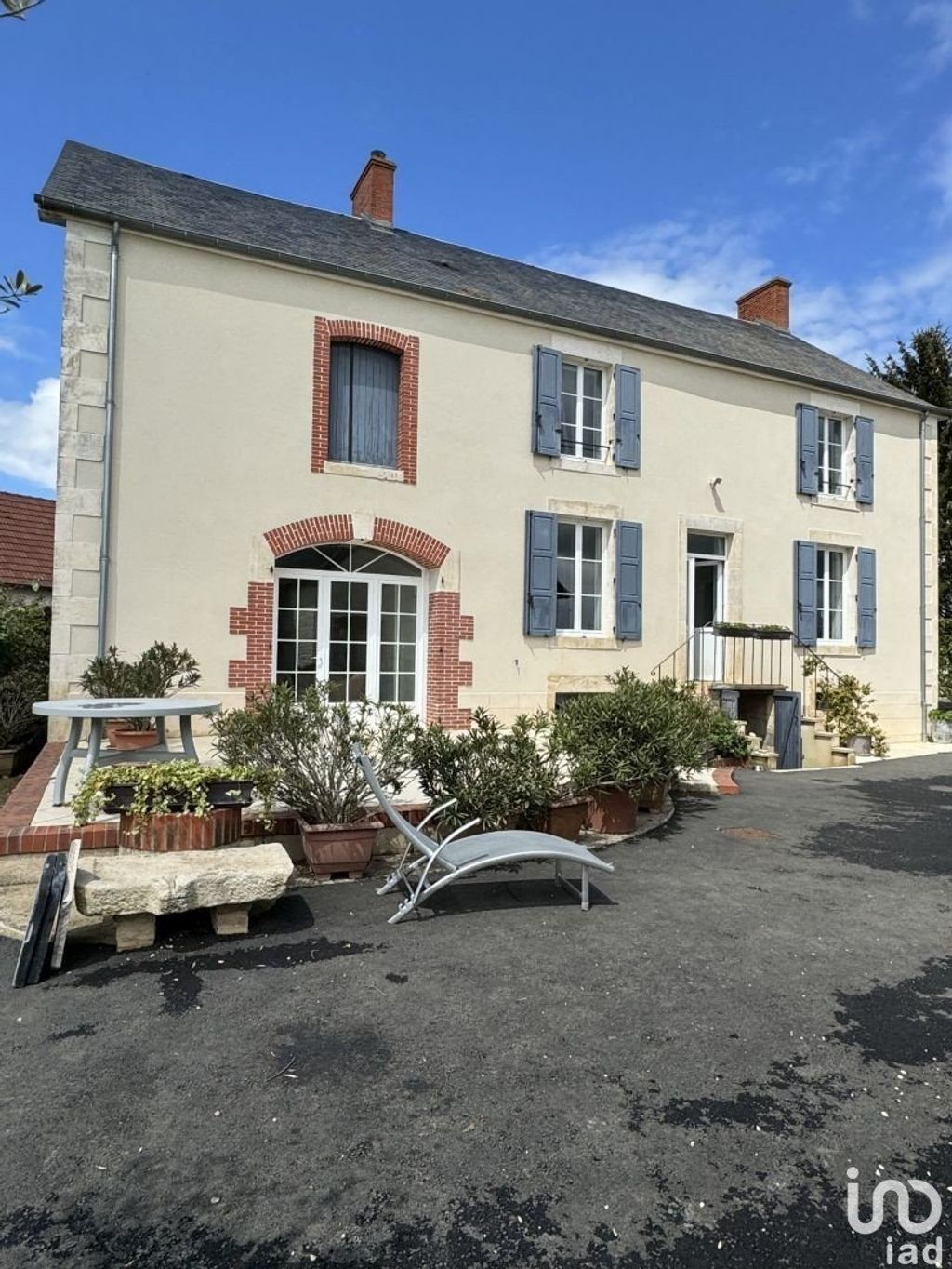 Achat maison à vendre 5 chambres 175 m² - Senneçay