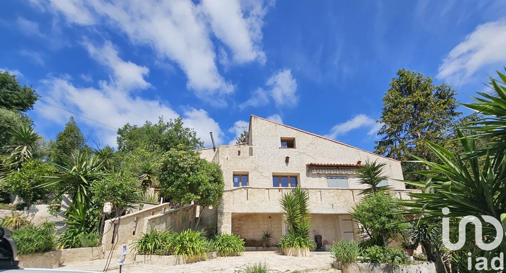 Achat maison à vendre 5 chambres 250 m² - Vence