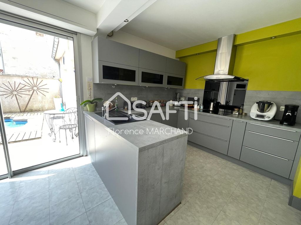 Achat maison à vendre 5 chambres 205 m² - Niort