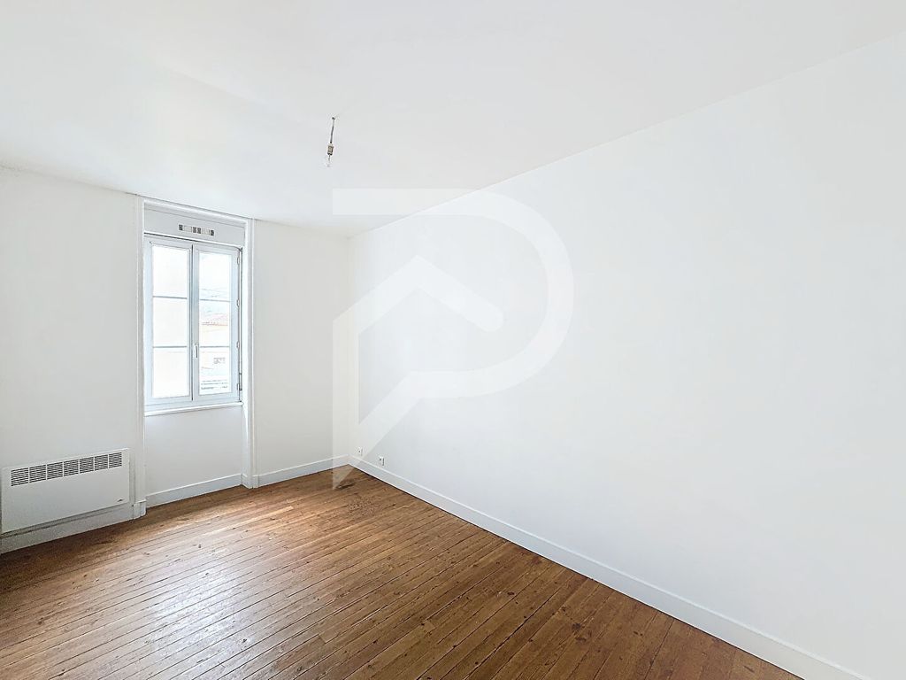 Achat maison à vendre 2 chambres 71 m² - Châteaubernard