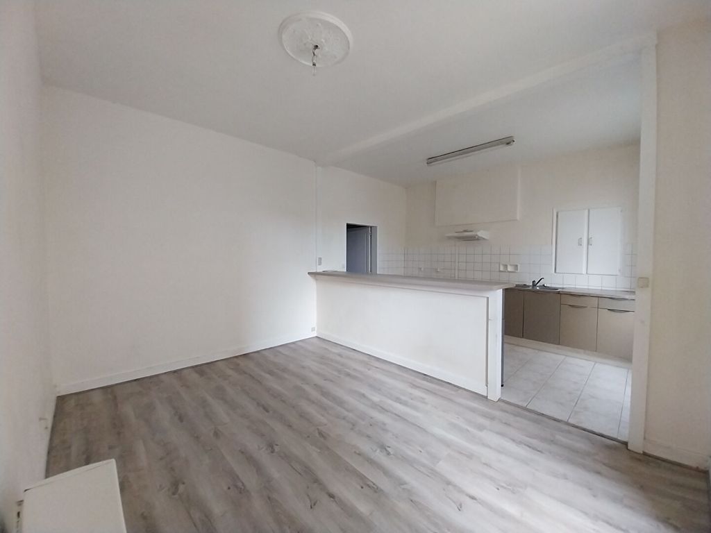 Achat maison à vendre 2 chambres 71 m² - Châteaubernard