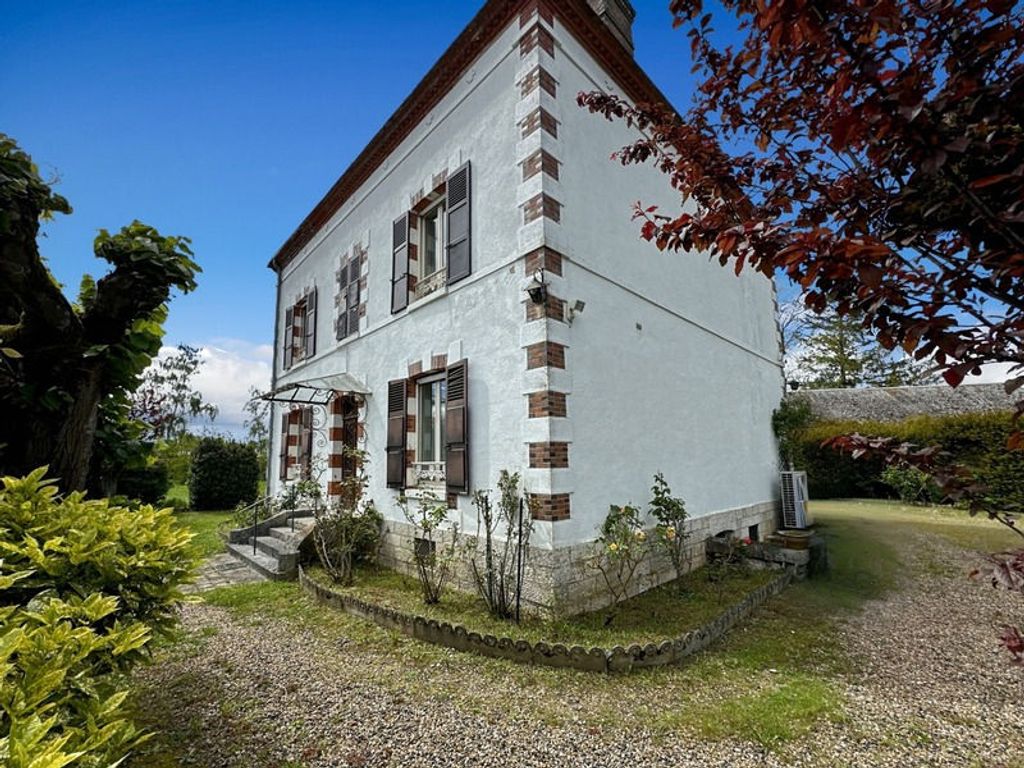 Achat maison à vendre 4 chambres 192 m² - Saint-Pierre-lès-Nemours