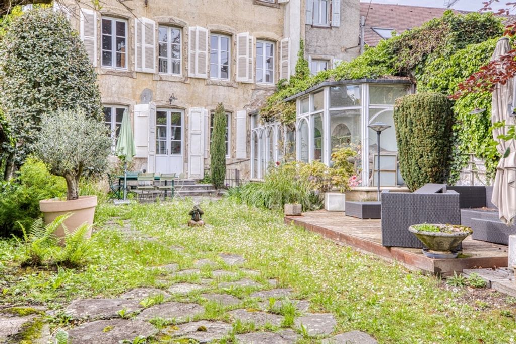 Achat maison à vendre 7 chambres 280 m² - Ferney-Voltaire