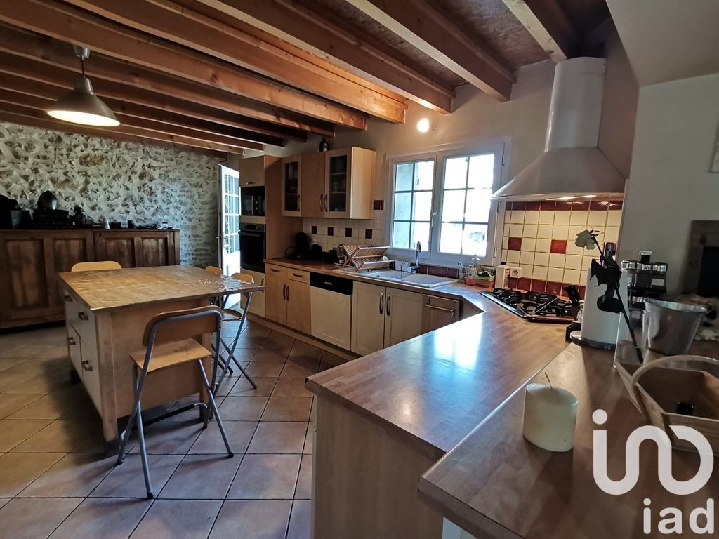 Achat maison à vendre 3 chambres 170 m² - Saint-Aubin-de-Blaye