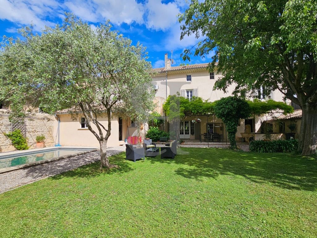 Achat maison à vendre 6 chambres 328 m² - Sainte-Cécile-les-Vignes