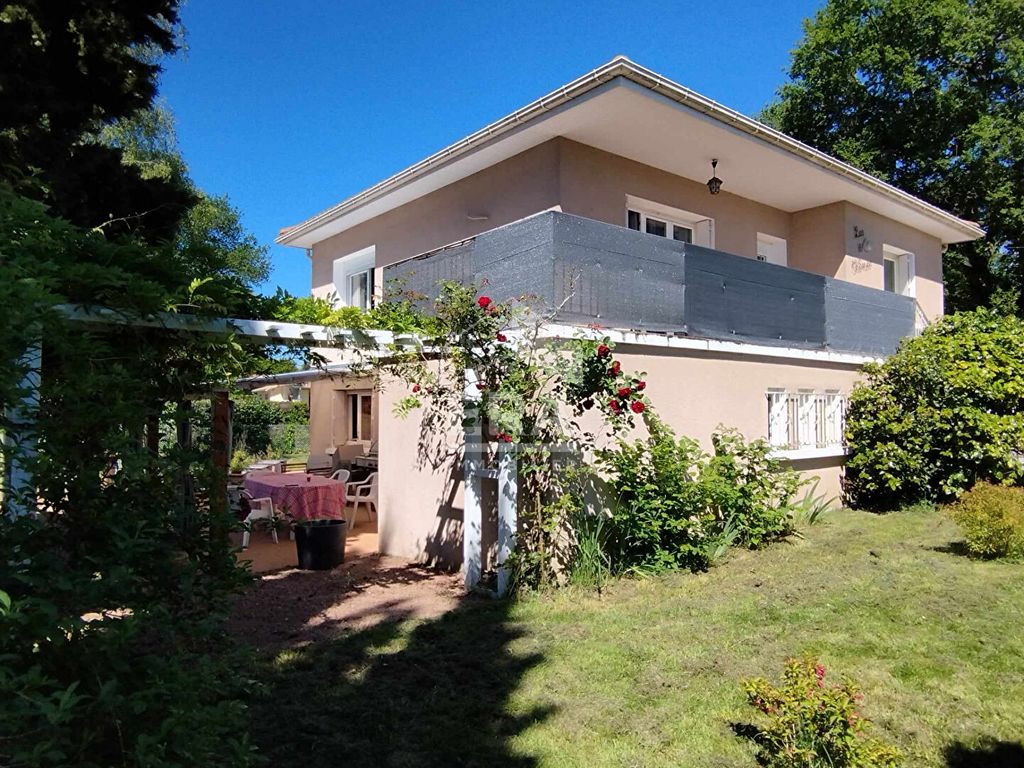 Achat maison à vendre 4 chambres 128 m² - Montpon-Ménestérol