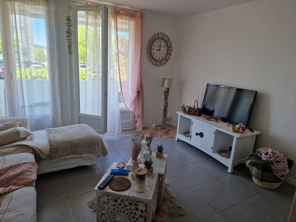 Achat appartement à vendre 2 pièces 49 m² - Marignane