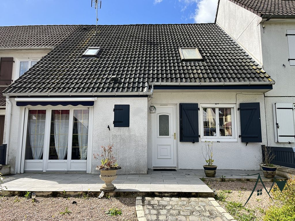 Achat maison à vendre 3 chambres 105 m² - Saint-Amand-Montrond