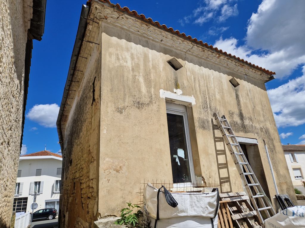 Achat appartement à vendre 6 pièces 200 m² - Saint-Bonnet-sur-Gironde
