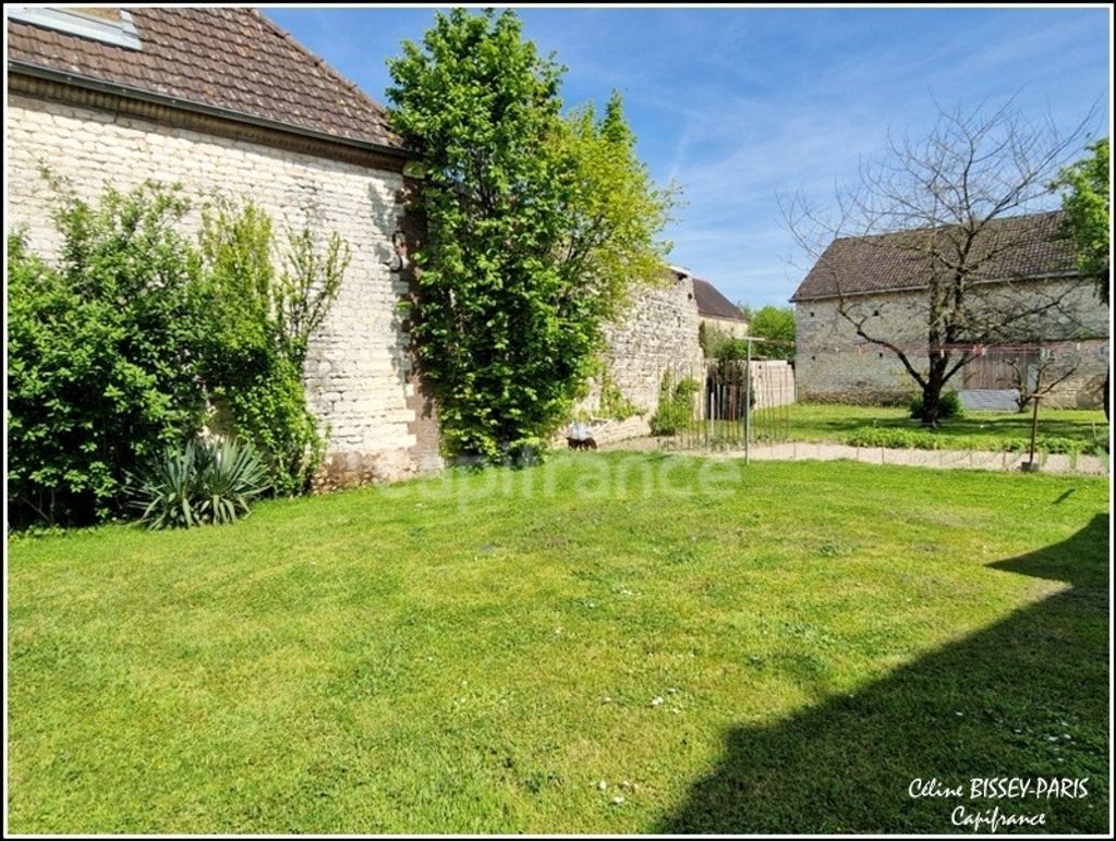 Achat maison à vendre 4 chambres 146 m² - Villeneuve-au-Chemin