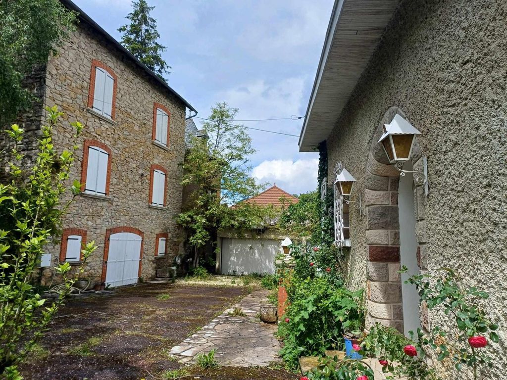 Achat maison à vendre 3 chambres 166 m² - Villefranche-de-Rouergue