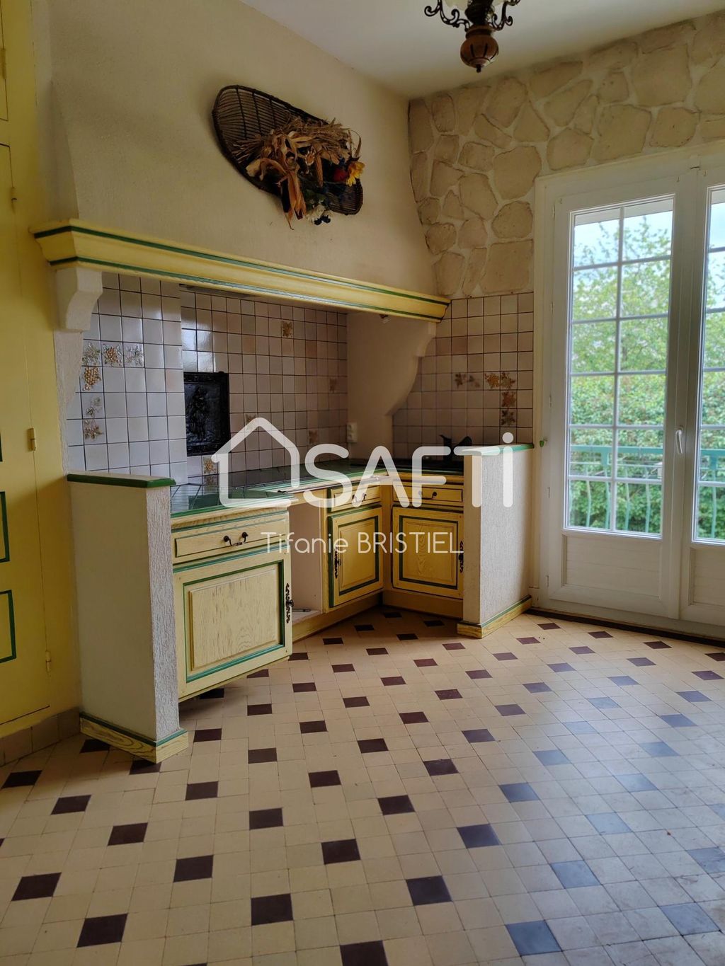 Achat maison à vendre 3 chambres 160 m² - Courlandon