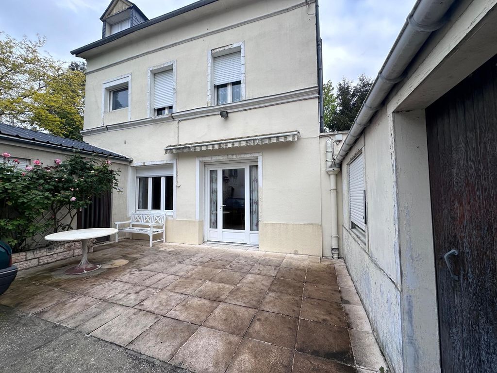 Achat maison à vendre 4 chambres 201 m² - Caudebec-lès-Elbeuf