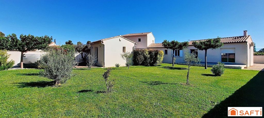 Achat maison à vendre 5 chambres 221 m² - Saint-Saturnin-lès-Avignon