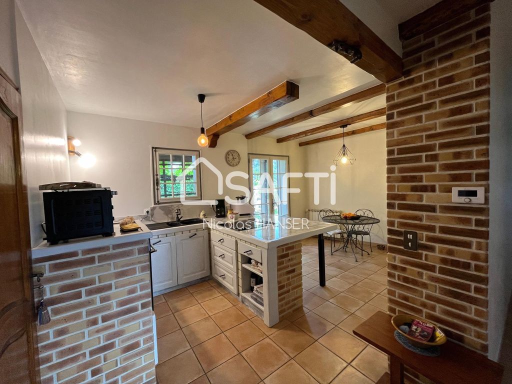 Achat maison à vendre 4 chambres 132 m² - Saint-Julien-les-Rosiers