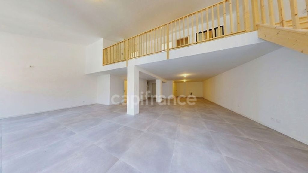 Achat appartement à vendre 5 pièces 145 m² - Rochefort