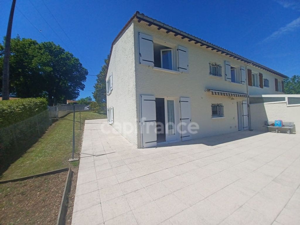 Achat maison à vendre 3 chambres 93 m² - Cherves-Richemont